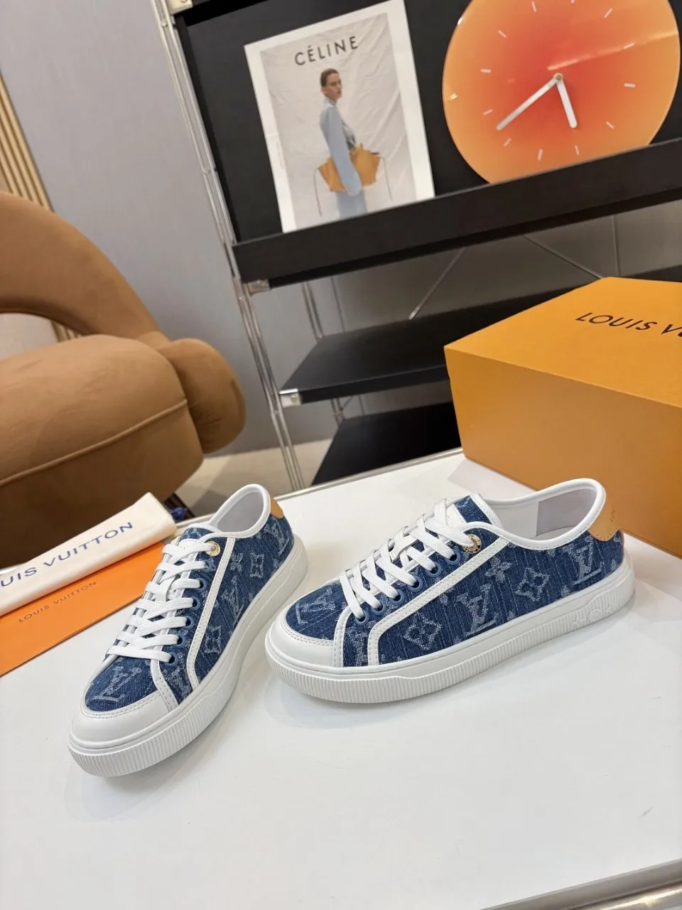p580🐮🐮 LV couple skate shoes｜Classic jacquard, the ultimate code for a sweet outing! 👫** This pair of shoes is Louis Vuitton's love letter to fashionistas💌 - **classic presbyopic skate shoes**, the perfect choice for couples to go out on the street!  🔸 **Luxury details are a must-have**: Jacquard fabric  🔸 **So comfortable that you don’t want to take it off**: The sheepskin lining is skin-friendly and breathable, warm in autumn and winter without stuffing your feet, refreshing in spring and summer without being sticky, and you can wear it with a high-end feel in all seasons!  🔸 **Steady sense of security**: Non-slip rubber outsole, perfect grip, accompanying you through romantic streets.  **💑 Couple outfit inspiration**: ▪️ For boys, pair with leggings + baseball cap for a trendy street look!  ▪️ Girls can wear short skirts or shark pants, and the sweet and cool style is easy to choose~ **#Louis Vuitton #couple shoes #presbyopia classic** **👉 Click to collect and become the most fashionable CP in the circle of friends with him! ** Fabric: Imported cowhide/classic jacquard fabric Lining: Sheepskin lining Sole: Original rubber sole Size: Women’s size 35-42 (40/41/42 customized) Men’s size 39-45 (39.45 customized)